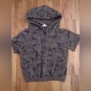 Camouflage sweat shirt